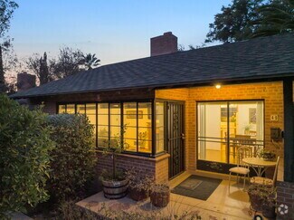Building Photo - 333 S Alvernon Way