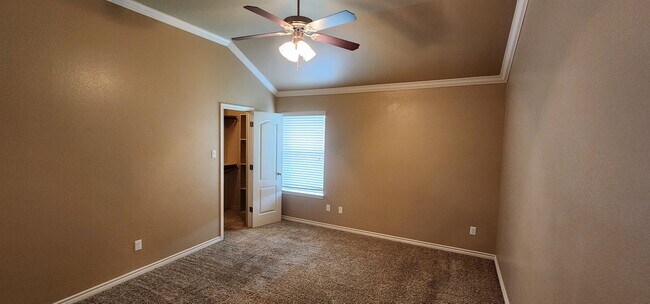 Building Photo - Beautiful 3 Bed, 2 Bath Duplex in Clear Cr...