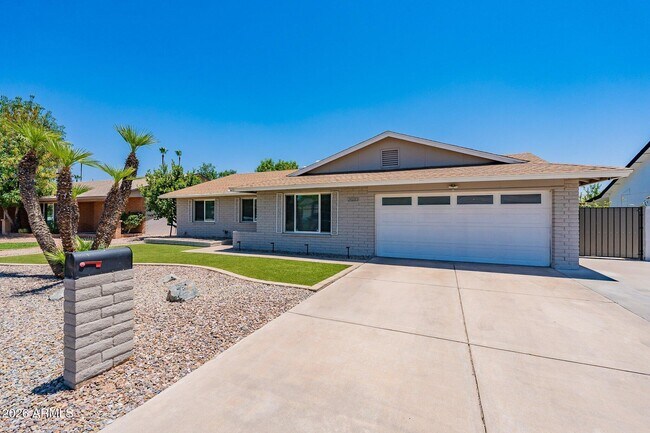Building Photo - 2033 E Harvard Dr