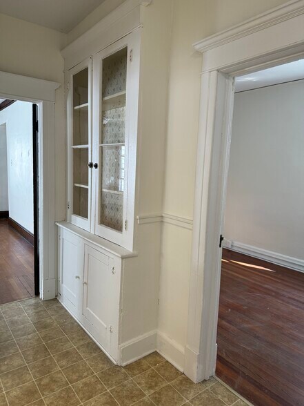 Building Photo - 77 S Pine Ave