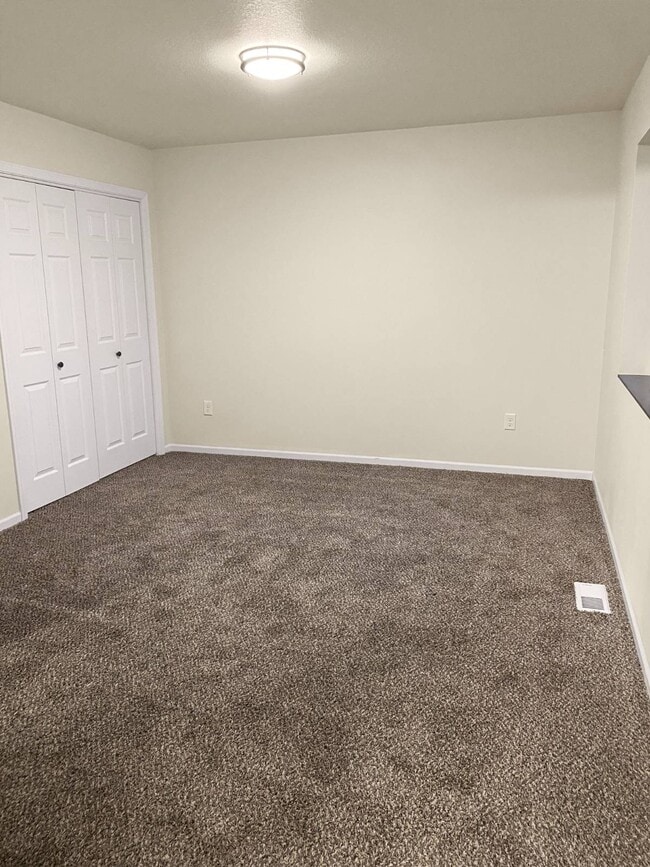 Building Photo - 534 Hanover Dr