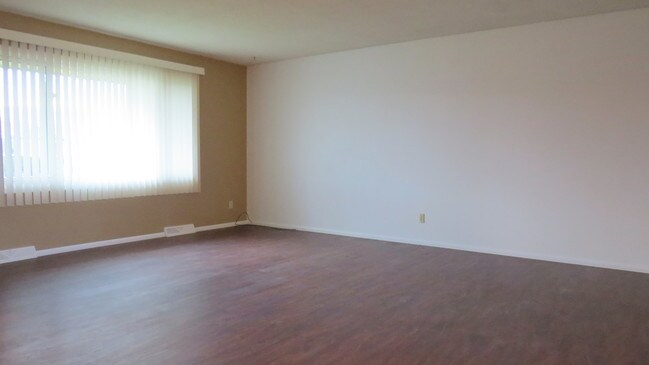 Building Photo - 5503 6th Ave S