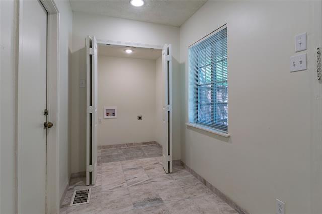 Building Photo - 4023 Park Ln