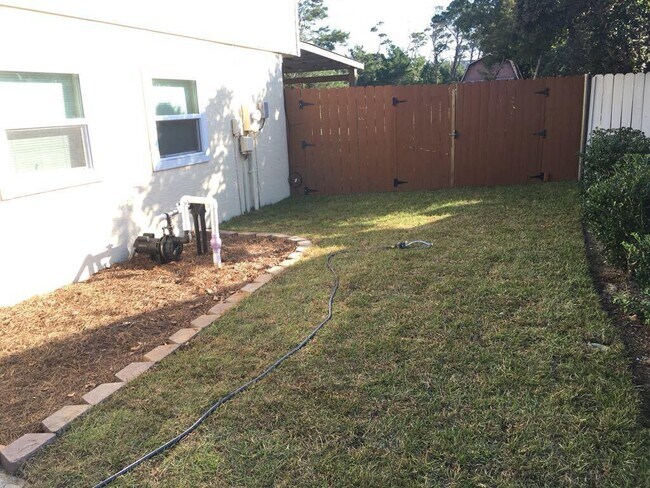 Building Photo - 1221 Quail Ridge Dr