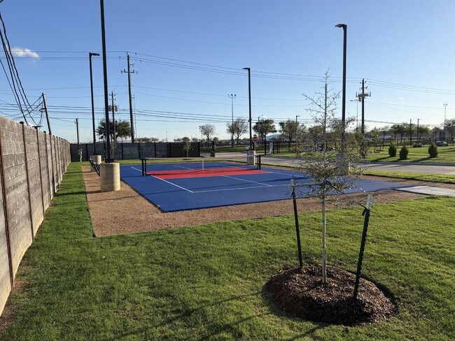 Building Photo - 2218 Via Vicky Rd