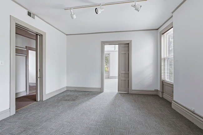 Building Photo - 4400 Laclede Ave