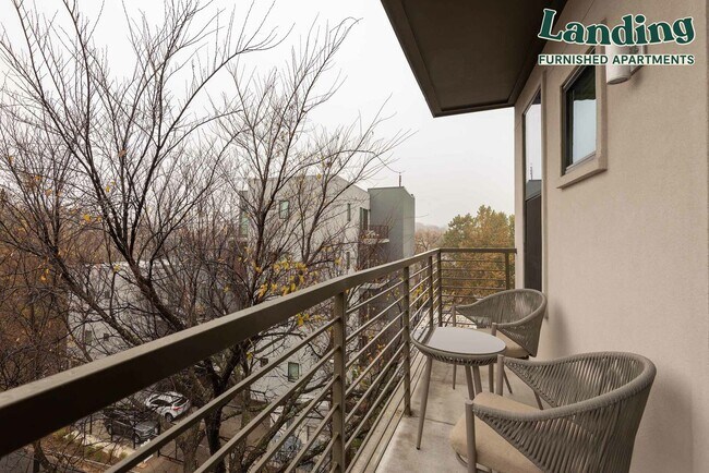 Building Photo - 1630 E 6th St