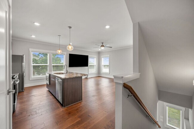 Building Photo - Charlotte Park Home