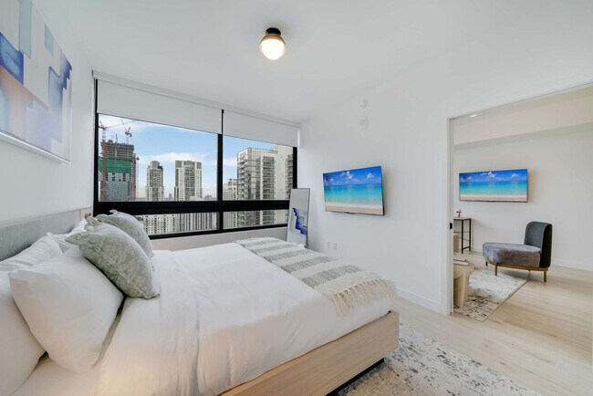 Building Photo - 225 N Miami Ave