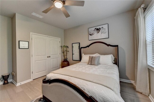 Building Photo - 2185 Mission View Dr NW