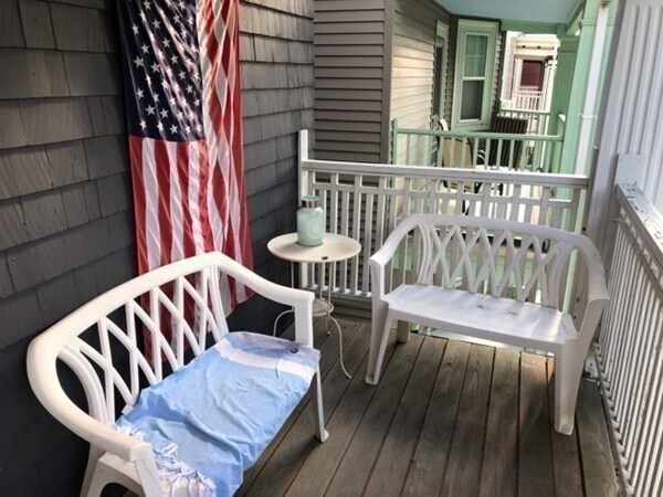 Building Photo - 849 E 3rd St