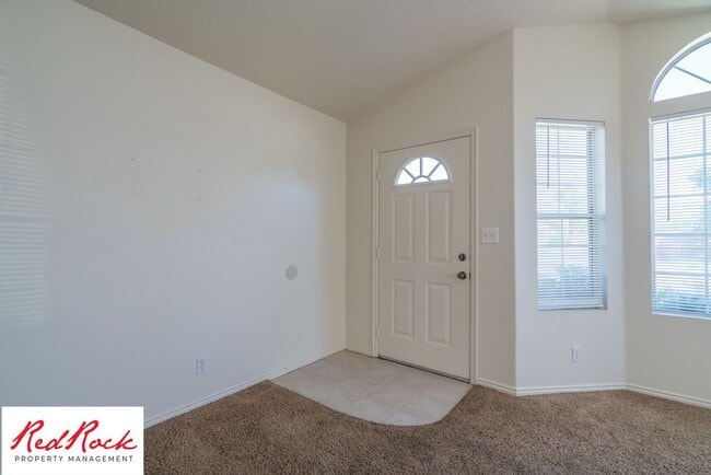 Building Photo - 2620 E 700 N