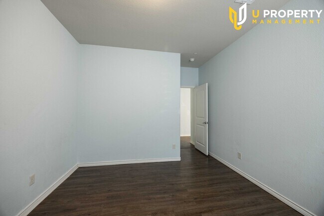 Building Photo - LUXURY TOWNHOME IN CRAIG RANCH COMMUNITY