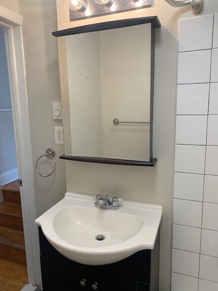 Building Photo - 3909 Pine St