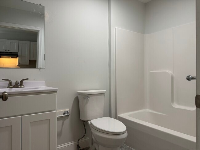 Building Photo - 1085 Whalley Ave