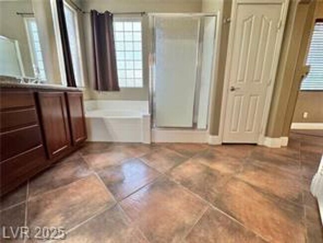 Building Photo - DON’T MISS OUT ON THIS BEAUTIFUL 4-BEDROOM...