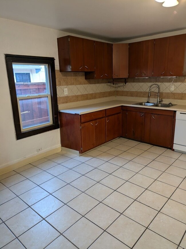 Building Photo - Charming Home with Yard Near Old Town Fort Collins