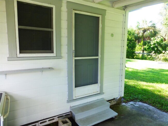 Building Photo - 2007 Cemetery Rd