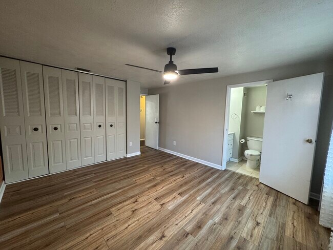 Building Photo - 261 Windsor Castle Dr