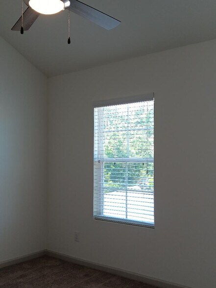 Building Photo - 724 Buddy Ct