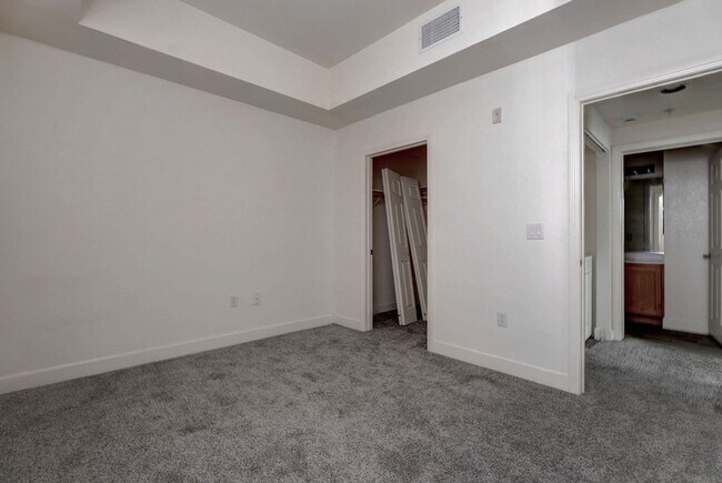 Building Photo - 59 E Agate Ave