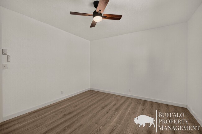 Building Photo - 578 Maple Leaf Dr