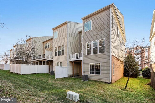 Building Photo - 42770 Keiller Terrace