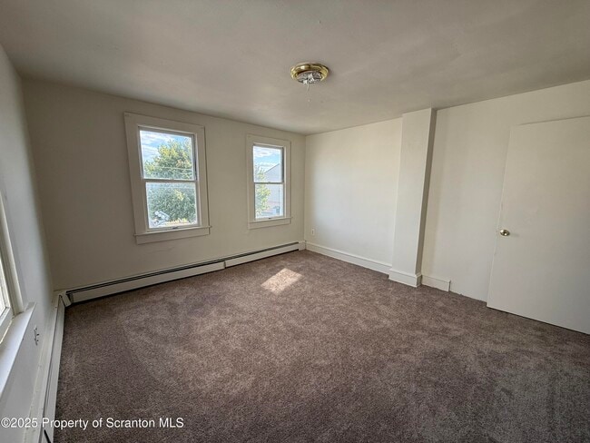 Building Photo - 949 Carmalt St