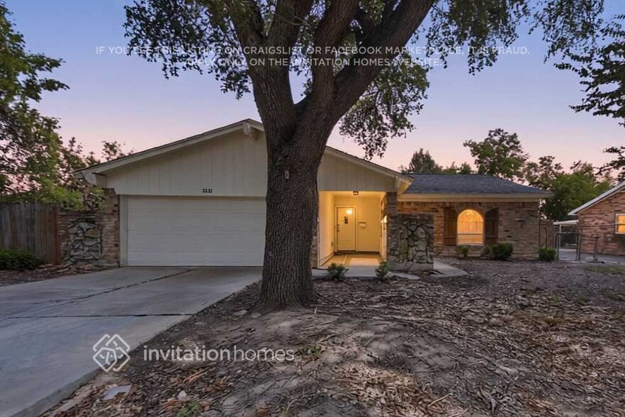 Building Photo - 3212 Glenmont Dr