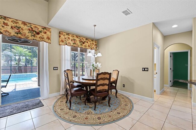 Building Photo - 4905 Legacy Oaks Dr