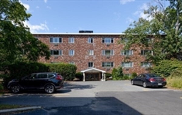 Building Photo - 20 Radcliffe Rd