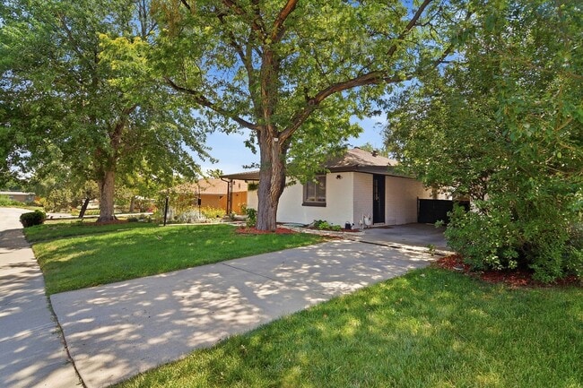 Building Photo - 9500 W 54th Pl