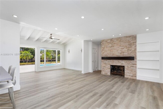 Building Photo - 330 Coconut Isle Dr