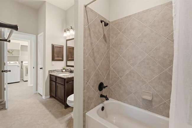 Building Photo - 4211 Ponderosa Hills Ln