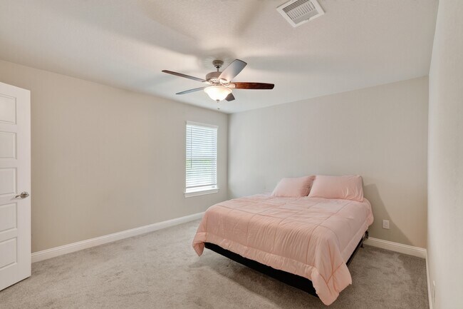 Building Photo - 17104 Coneflower Pl