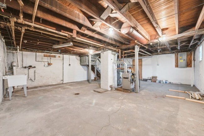 Building Photo - Unbeatable 3 bedroom home in Greensburg available April 1!