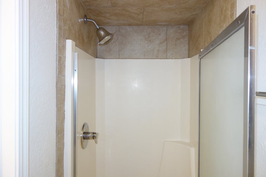 Primary Bathroom Shower - 6604 S Utica Pl