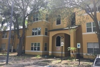 Building Photo - Beautiful 2-Bedroom Condo in Gated Venetia...