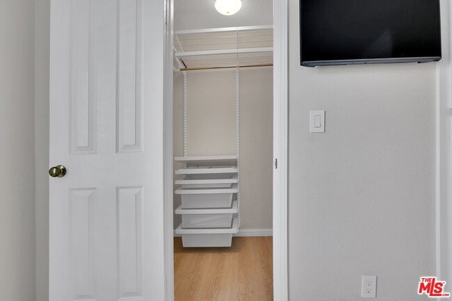 Building Photo - 2308 Schader Dr