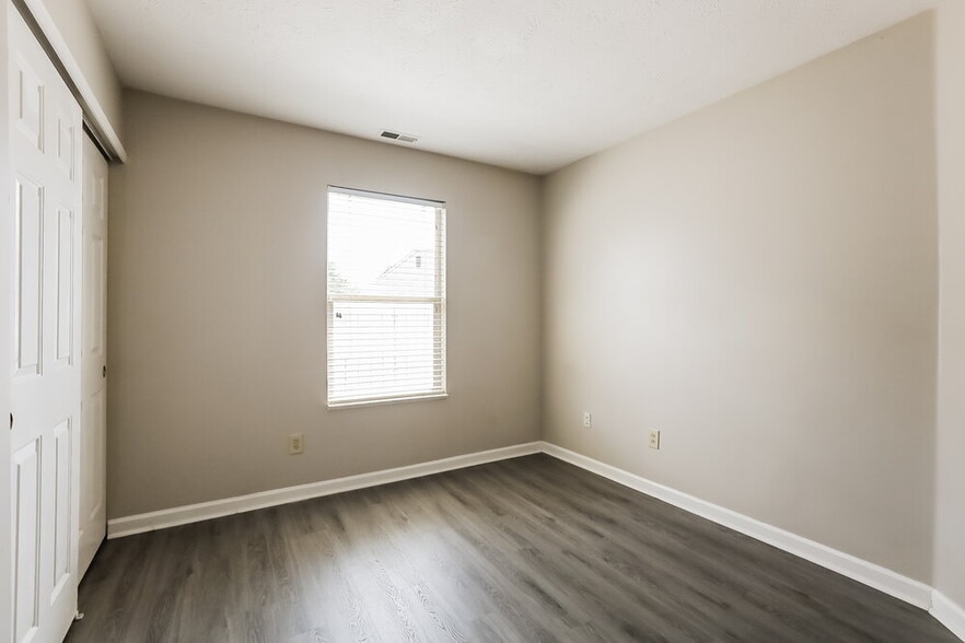 Building Photo - 5384 Lakeside Manor Dr