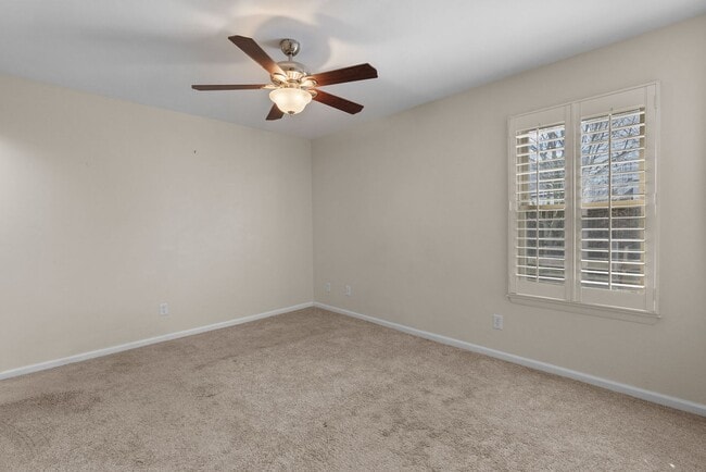 Building Photo - Just Listed in Virginia Beach – Move-In Ready!