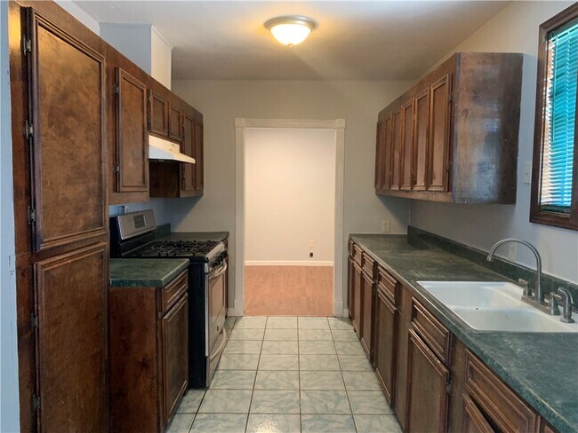 Building Photo - 4542 Helen St