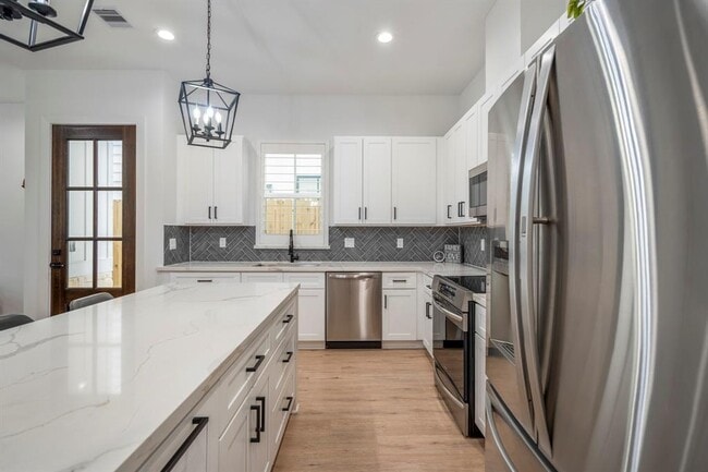 Building Photo - 6405 Highland Pine Ln
