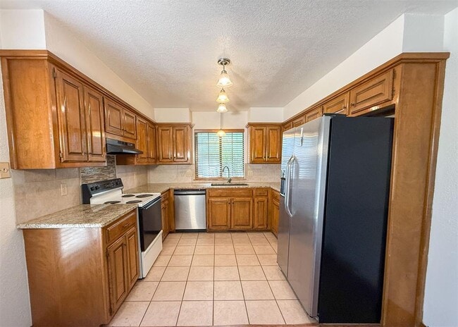 Building Photo - 7019 N Spinnaker Ln