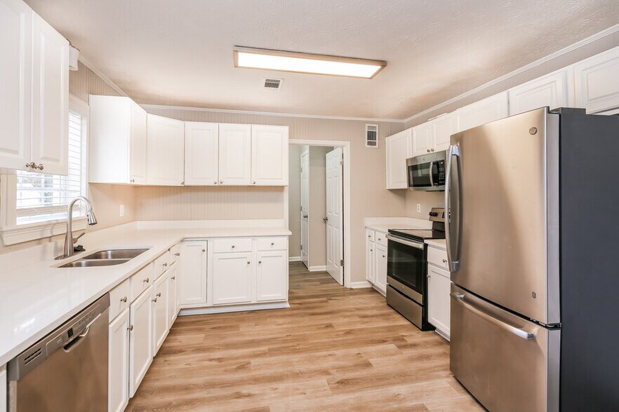 Building Photo - 1241 Owen Cir