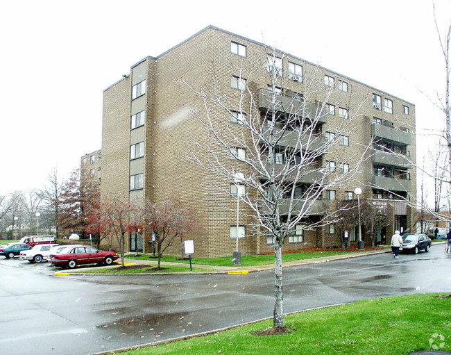 Building Photo - Warrensville Manor