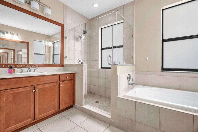 Building Photo - 9712 W 34th Ln