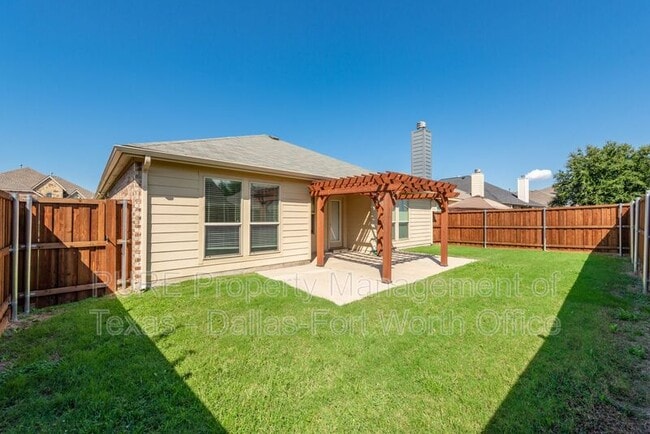 Building Photo - 1012 Lake Hollow Dr