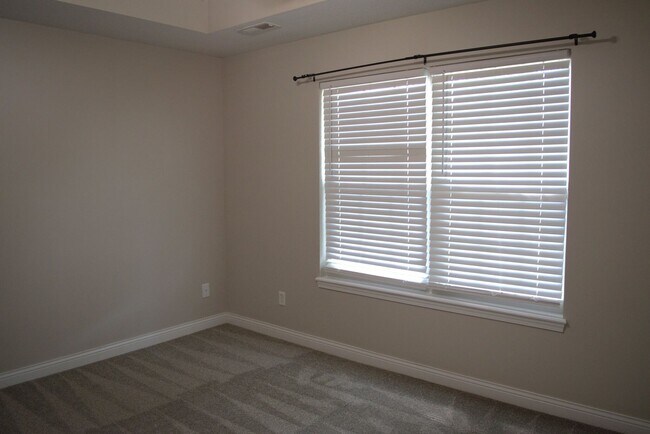 Building Photo - 607 Winterway Dr.