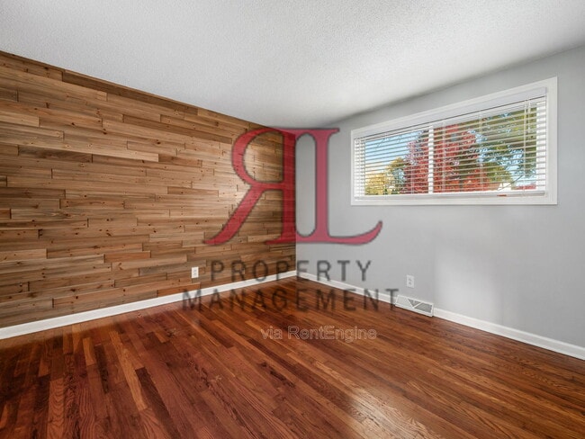 Building Photo - 3102 Elmreeb Dr